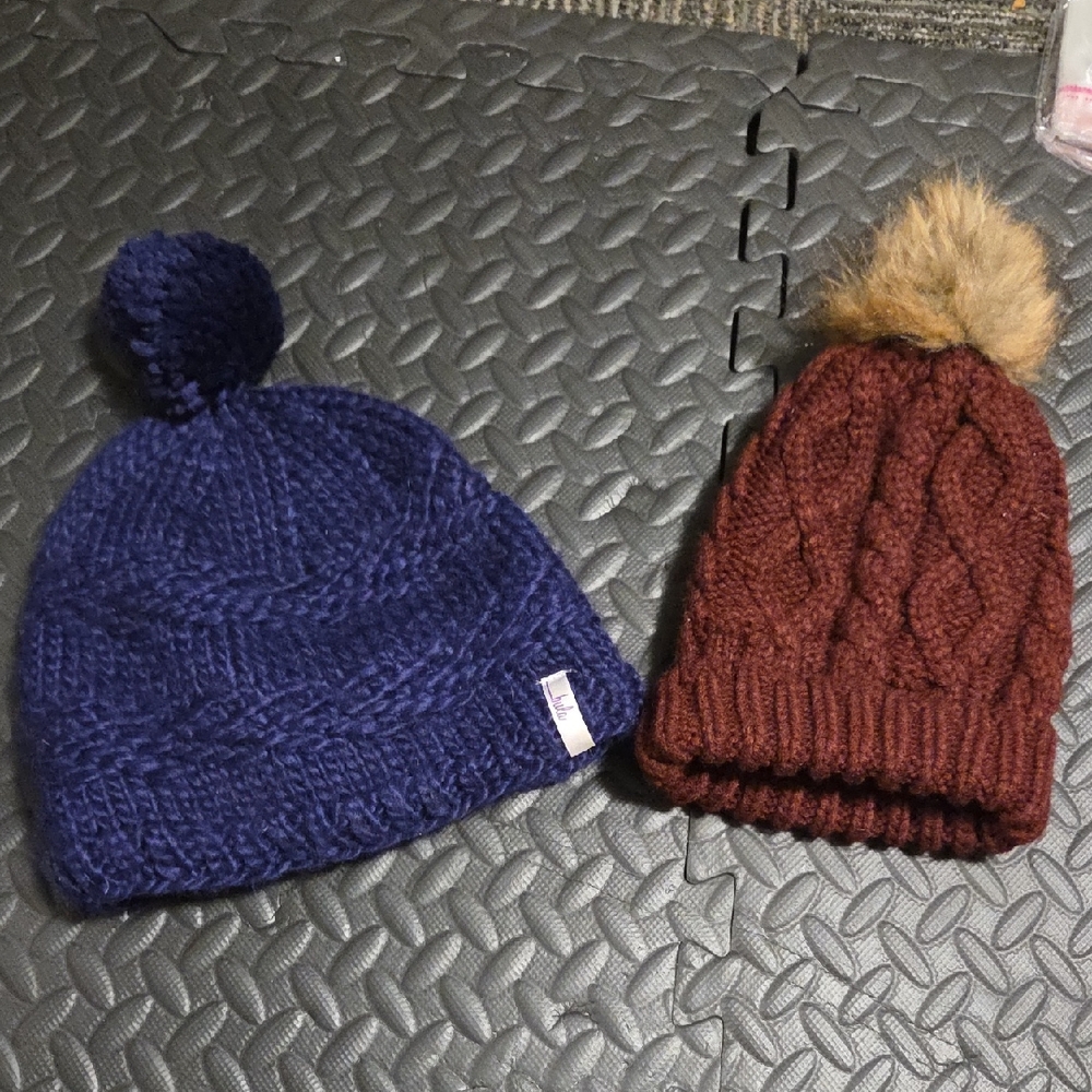 Women's Knit Beanie Set - Navy and Maroon